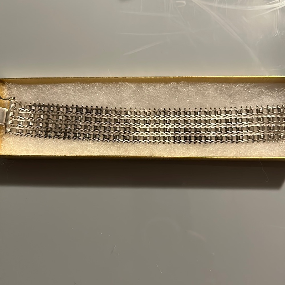 Beautiful Silver wide bracelet 1 inch wide by 7 1/2 long